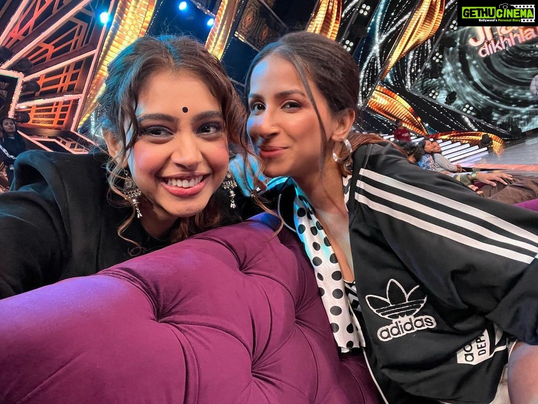 Niti Taylor Instagram - About last Night❤️ #jhalakdikhlajaa #jdj10 @shilpa_shinde_official @raveenachoudharyy @tejas_being_legend__ @theakashthapa @paras_kalnawat @suchitrasawant16 @zkalra @amrutakhanvilkar @mahajani.gashmeer @iam__romsha
