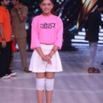 Niti Taylor Instagram – *Vote for Niti Taylor on Jhalak Dikhla Jaa*

Hello!! Thank you for all your love and votes last week!! ✨💃🏼✨ 
It’s time to vote again this wekend and I would love for you to keep voting for me!! 🤗🤗❤️❤️

Don’t forget to vote for *Niti Taylor* on Voot App, Voot.com or My Jio App 📬 📲  It is easy and so quick!! Please do it before tonight 😇

Thank you for all the love and blessings!! 😇😇

#jdj10 

Looking 🥰 @iamkenferns 
Makeup @glambysalman @smitapandit_official 
Hair @hairstylist_jennny
