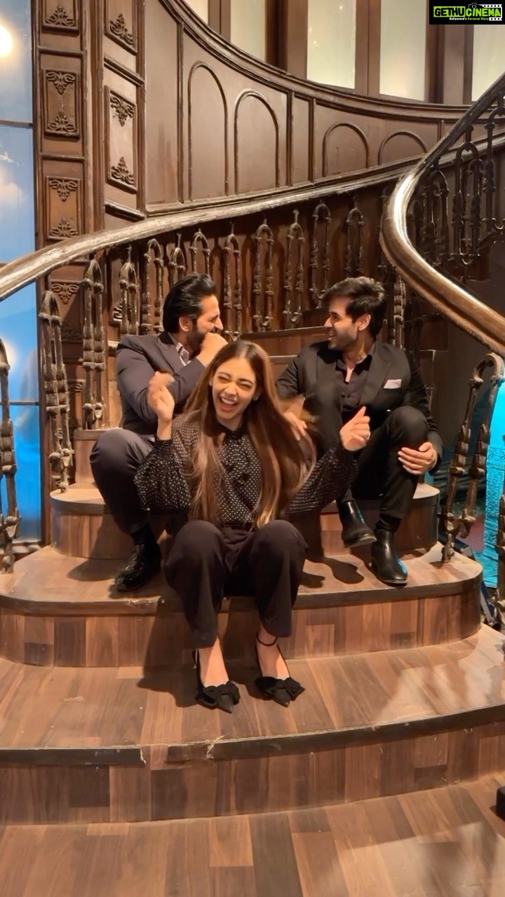 Niti Taylor Instagram - Vibe with your squad! 🙈🙈🙊 @hitentejwani @nititaylor #funnyreels#trendingreels#instagramreels
