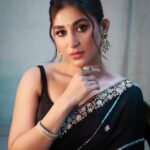 Oindrila Sen Instagram - 🧚🏻‍♀️🧚🏻‍♀️🧚🏻‍♀️ . . . . . . . . . . . Saree @shaaranyakolkata Accessories @pretiosjewelleryofficial Stylist duo @sizaa92 @thankgod_itsfashion Assisted by @isuvosri13 Mua @sayantadhali Hair @sarmistha1992 📸 @being_prasun