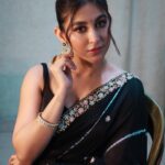 Oindrila Sen Instagram - 🧚🏻‍♀️🧚🏻‍♀️🧚🏻‍♀️ . . . . . . . . . . . Saree @shaaranyakolkata Accessories @pretiosjewelleryofficial Stylist duo @sizaa92 @thankgod_itsfashion Assisted by @isuvosri13 Mua @sayantadhali Hair @sarmistha1992 📸 @being_prasun