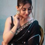 Oindrila Sen Instagram - 🧚🏻‍♀️🧚🏻‍♀️🧚🏻‍♀️ . . . . . . . . . . . Saree @shaaranyakolkata Accessories @pretiosjewelleryofficial Stylist duo @sizaa92 @thankgod_itsfashion Assisted by @isuvosri13 Mua @sayantadhali Hair @sarmistha1992 📸 @being_prasun