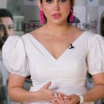 Oindrila Sen Instagram – রহস্যের সাথে গা ছমছমে ভাব! অজানা ইতিহাসের কোন দিক উন্মোচন হতে চলেছে? এসে গেছে ZEE5-এর নতুন Web Series “শ্বেতকালী”!
“শ্বেতকালী” দেখুন এই লিঙ্কে ক্লিক করে -http://bit.ly/3xMFkSs

#ShwetkaliOnZEE5 Streaming Now!
#ErporKi #AroBeshiEntertainment #Shwetkali #ZEE5

@love_oindrila | @souravcinsta | @shaheb_bhattacherjee_official | @devlinakumar | @samadarshi_dutta | @swagata_basu7 | @gdebdut | @rishikaushikofficial | @sanighose