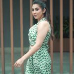 Oindrila Sen Instagram - Eye contact can hit you like a bullet 😉 Outfit @suave_moda Accessories @zevalry Stylist duo @sizaa92 @thankgod_itsfashion Assisted by @isuvosri13 Mua @sayantadhali Hair @sarmistha1992 🎥 @myself_suvam #shwetkalionzee5 4more days to go 🙏🏻