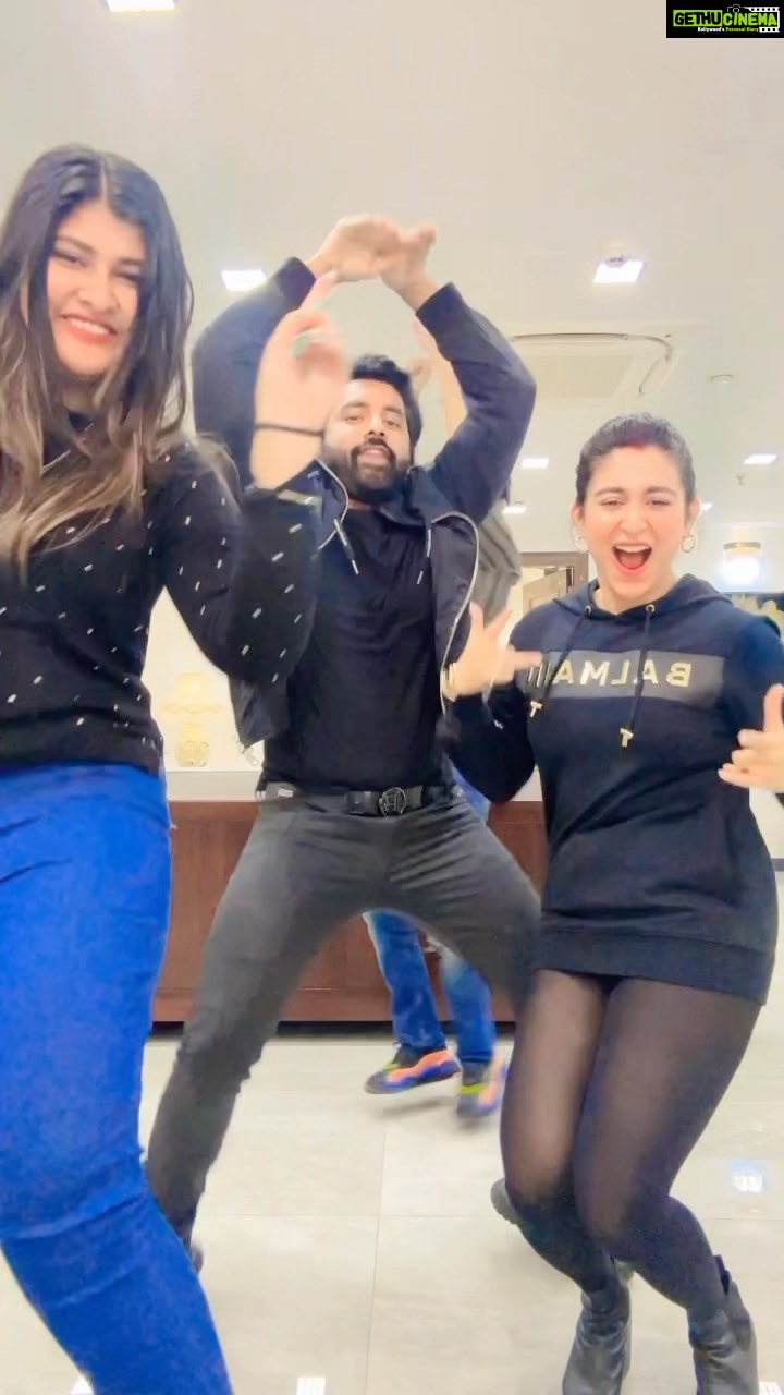 Oindrila Sen - 54K Likes - HAPPYYYY NEW YEARRRR 💥💥💥