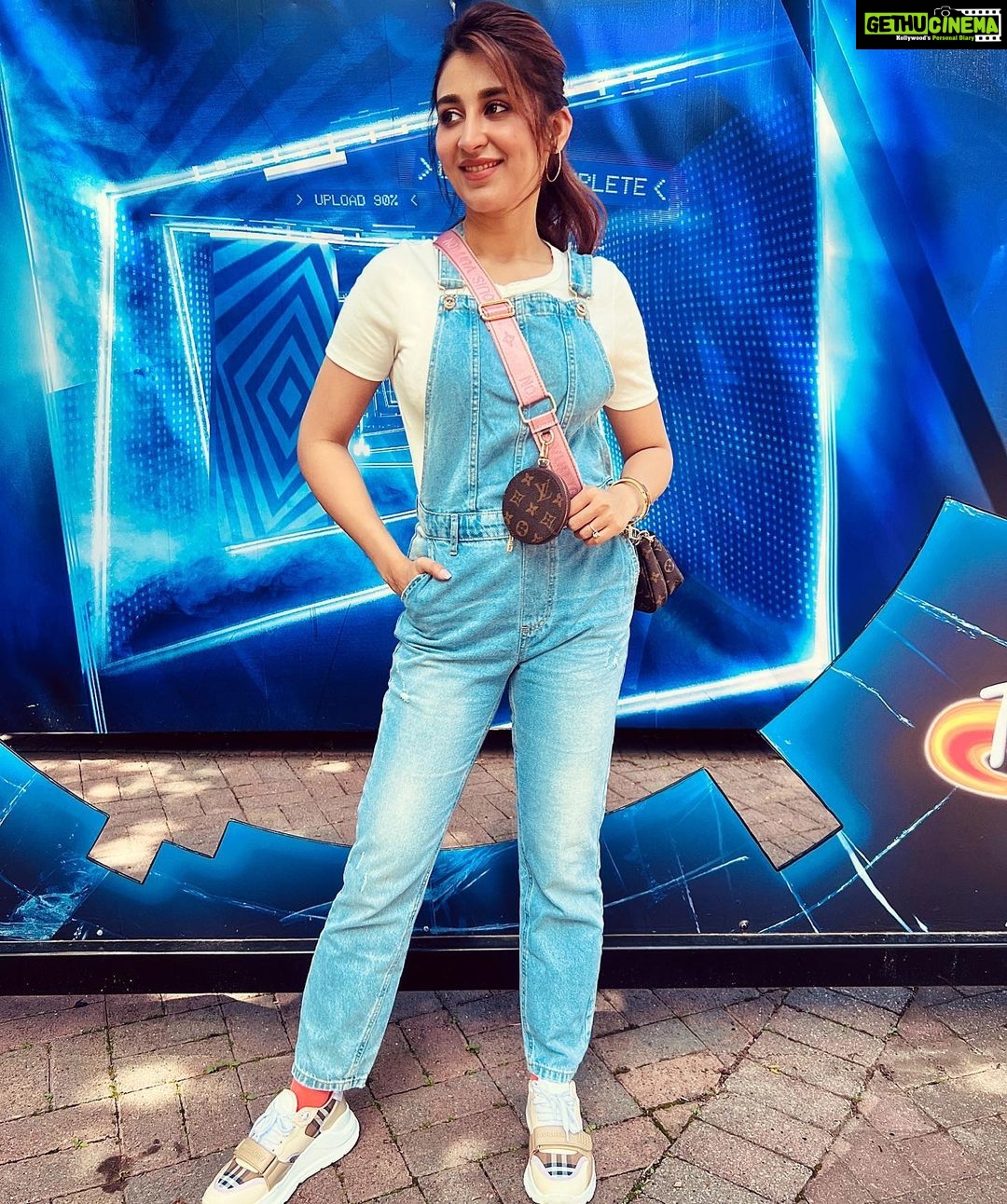 Oindrila Sen Instagram - The best thing about memories is making them ðŸ’ðŸ’💠Thorpe Park London