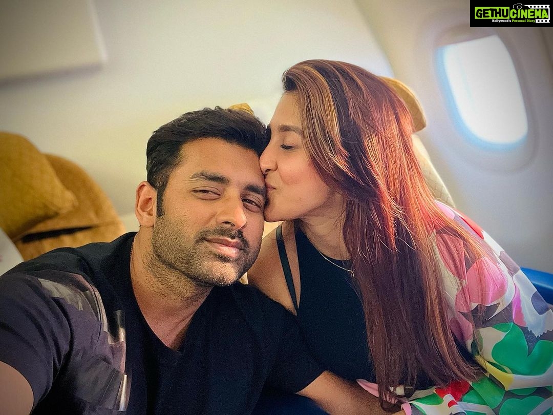 Oindrila Sen Instagram - Thats the offscreen romance u all know between us.. Now coming soon with our onscreeen chemistry on big screen.. After 2 months of shoot abroad finally its time for home.. excited to serve wat we all have cooked for you .. wait for some exciting announcements.. #loveyouall