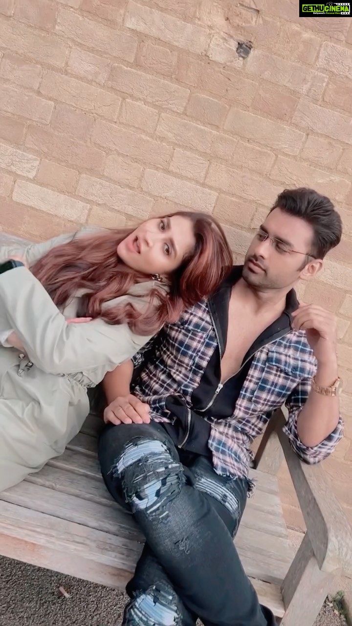Oindrila Sen - 44.1K Likes - Now i deserve an answer from @ankush.official .. what say guyzzz 😜
Our cinematographer - @shaheb_bhattacherjee_official 🤗🤗🤗