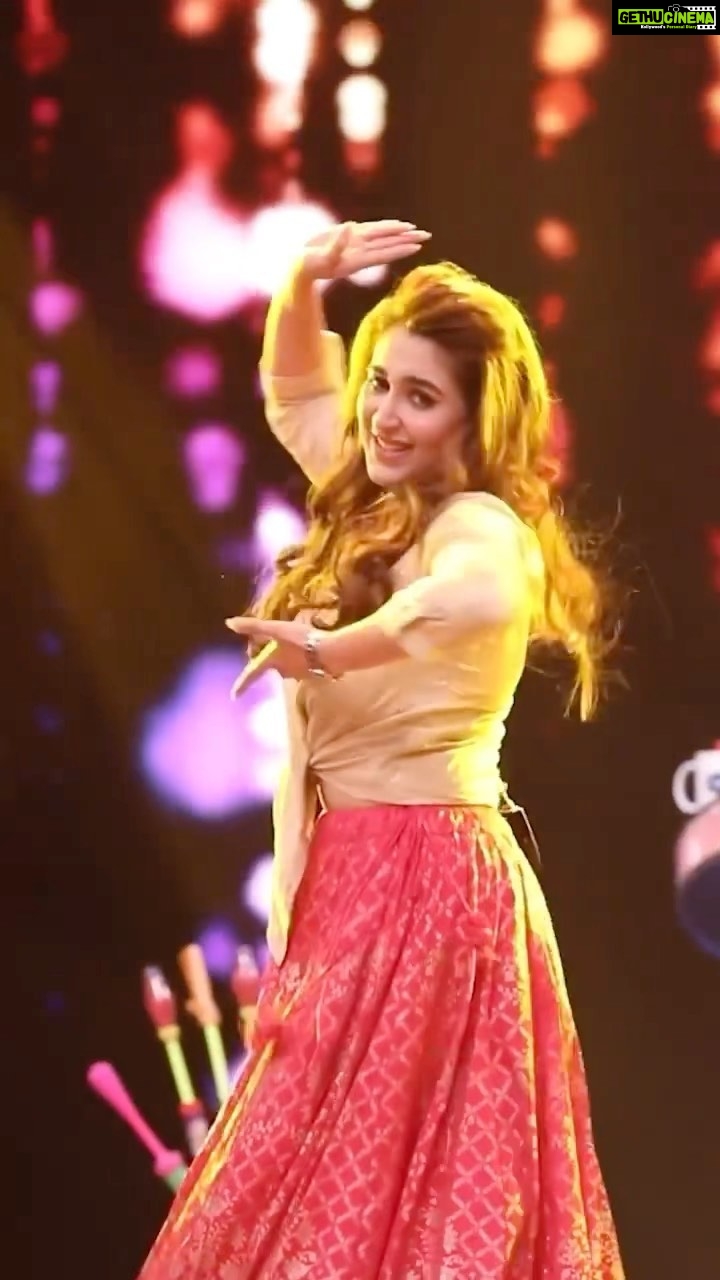 Oindrila Sen - 54.1K Likes - #paramsundari ❤️🔥
#instareels #reels #instagram #instadance #reelsinstagram #reelitfeelit