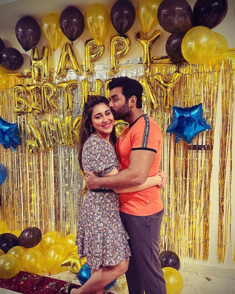 Oindrila Sen Instagram - HAPPY BIRTHDAY to the man who holds my heart forever..You make it worth enjoying my life..I wish you the best birthday possible my diamond @ankush.official 🎂
