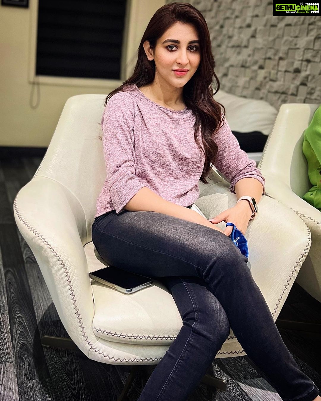Oindrila Sen - 37.9K Likes - When you’re not ready & ur picture is being taken 🤓😁