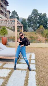 Oindrila Sen Instagram - #jugnuchallenge accepted @ankush.official 💃😎 #jugnu @badboyshah #instagram #reelitfeelit #instadaily #reels #reelsvideo #dancelover #mood #vacation #winter #fun #mountains
