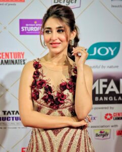 Oindrila Sen Instagram - FILM FARE 🎬

Event @filmfare 
Outfit @dulceceliacouture 
Jewelry @divinuscreations 
Styled by @sizaa92 @thankgod_itsfashion 
Assisted by @isuvosri13 
Hair @sayantadhali 
MU by mee 💁🏻‍♀️
Click @arkaloves