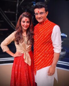 Oindrila Sen Instagram - Watch #dadagiriseason9 today 9:30pm @zeebanglaofficial @souravganguly 

#holispecial #rangiediejao 💜❤️💙💛💚🤎🧡