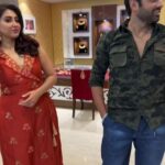Oindrila Sen Instagram - বিয়ের তোড়জোড় শুরু। বিয়ে করবো আর গয়না পড়বো না তা কখনো হয় ? 🤪🤪 #Live from Senco Gold & Diamonds (Bow-bazaar) #lovemarriage #releasingon14thapril @ankush.official
