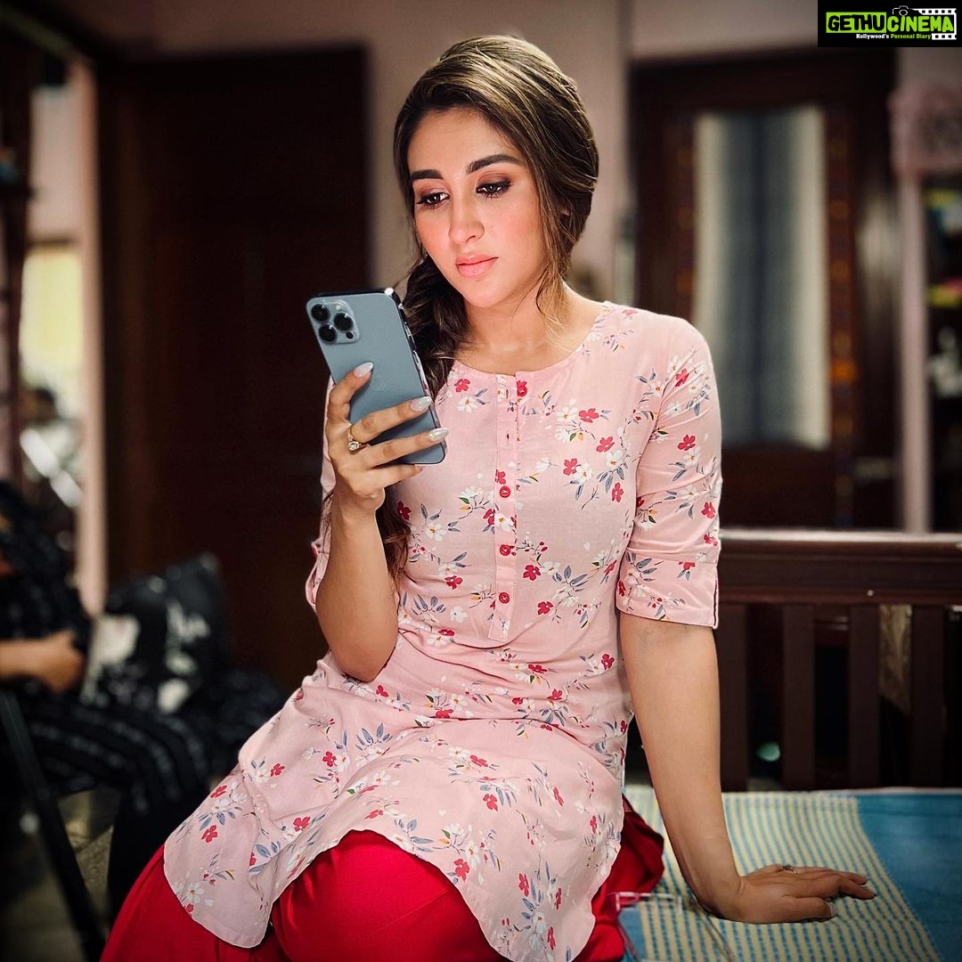 Oindrila Sen - 40.1K Likes - Suggest me a caption🥰