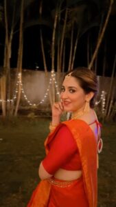 Oindrila Sen Instagram - Happy Sunday ❤️ #nainowalene #trending #lovestory #weddingseason #reelitfeelit #reels #sunday #instadaily #instamood #instamoment #oindrilasen