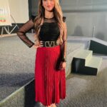 Oindrila Sen Instagram - 🖤❤️