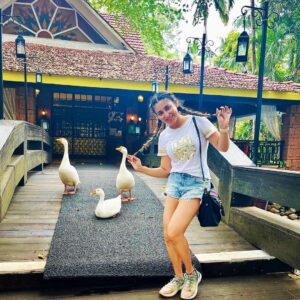 Oindrila Sen Instagram - With my three beautiful friends 🦆🦆🦆