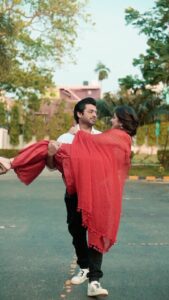Oindrila Sen Instagram - জন্মদিনের অনেক অনেক শুভেচ্ছা তোমাকে। এইভাবেই যত্ন করে আগলে রাখবো তোমাকে। খুব ভালো থেকো আর হ্যাঁ আমার হয়ে থেকো। অনেক অনেক সফলতা পাও যাতে আমি  আমার ভাত কাপড়ের দায়িত্ব তোমাকে দিতে পারি। 😉 🙏❤️

আর আমাদের ভালোবাসার দর্শক বন্ধুদের জানাই আমাদের এই #Achokemon গানে তোমরাও #reels বানাও আমাদের Tag করো আর আমাদের সঙ্গে #Lovemarriage দেখো premier এ। 

#HappyBirthdayOindrila 🎁🎈🎂🎂🎉🎉
#LoveMarriage
#14thaprilrelease