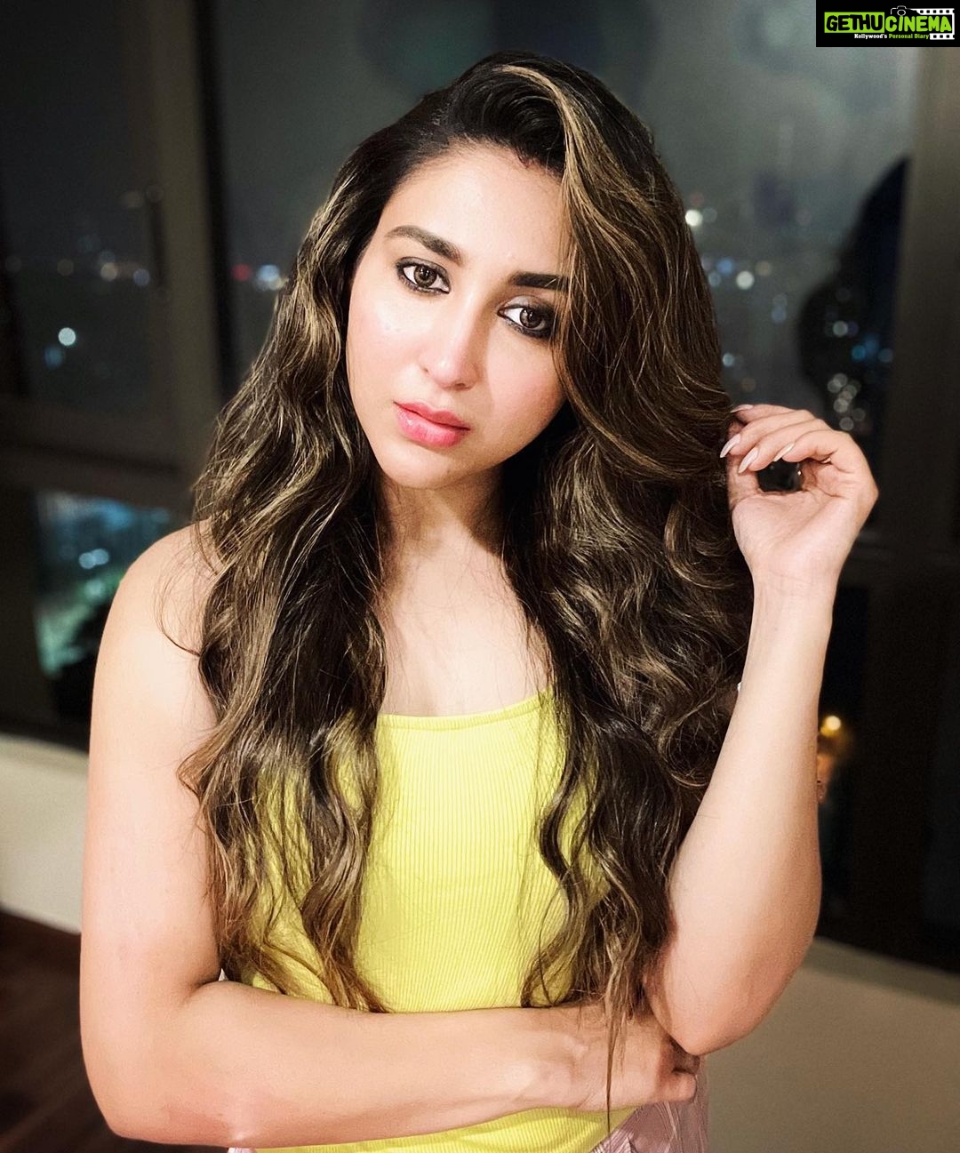 Oindrila Sen - 38.3K Likes - A bit of Kajal is all enough for enhancing the beauty 😍😍😍