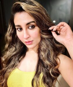 Oindrila Sen Instagram - A bit of Kajal is all enough for enhancing the beauty 😍😍😍