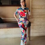 Oindrila Sen Instagram - 1 or 2 ? . . . . . . MUA @makeupartist.sourab Hair @hairstylist_abhijitdas Styling by me 😉 #lovemarriage #promotion #14thapril