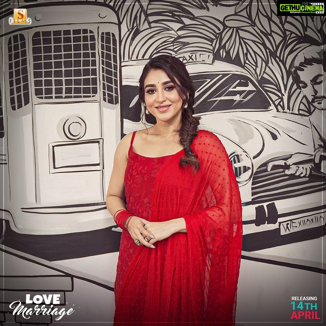 Oindrila Sen Instagram - শাওন আসছে #LoveMarriage নিয়ে এই ১৪ই এপ্রিল আপনাদের কাছের সিনেমা হল-এ! BMS Link : #LinkInBio @nispalsingh #RanjitMallick @ankush.official @love_oindrila @adhyaaparajita #SohagSen @souviksavvyg & @pbchaki