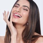 Palak Tiwari Instagram - "It's all about the glow this spring! 🌸 I'm wearing @gush.beauty's Lipslick in the shade “Elizabeth”! "