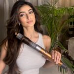 Palak Tiwari Instagram - The most awaited launch- The all new Dyson Airwrap 🤍 No one does it like Dyson when it comes to hair products- and safe to say they aced this as well 😍 I’m a fan already! @dyson_india #DysonHair#DysonIndia#DysonAirwrap