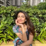 Palak Tiwari Instagram - I love summer but I just can’t open my eyes 🥲 @_shrutisancheti @stylingbyvictor @sohail__mughal___