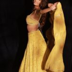 Palak Tiwari Instagram - Swinging my dupatta around is basically my fav arm workout 🤪💛 @amitkhannaphotography @stylingbyvictor @sohail__mughal___ @darenmemonofficial @rahul_sharma221 @sawangandhiofficial @tyaanijewellery @goldsmiths_jewellery