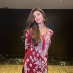 Palak Tiwari Instagram - :) :D :| Right? Styled by my FGM @stylingbyvictor @ruup_chikanwear @rubans.in @kurrbat