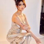Palak Tiwari Instagram - 🥄 @anurag_kabburphotography @hairloom_by_akanksha @priyanshaxoxo @beautybypriyansha @labelankitajain @styledbypriyansha Assisted by @dhruvsachalaa