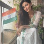 Palak Tiwari Instagram - I love my India ♥️ @gopivaiddesigns @bellezajewelsofficial @stylingbyvictor @sohail__mughal___