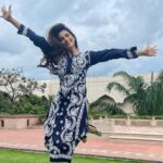 Palak Tiwari Instagram - Announcing to the world that I’m a simp for Hyderabad @houseofchikankari.in @shilpsutra @flamenco_n_u