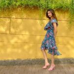 Palak Tiwari Instagram - I love summer but I just can’t open my eyes 🥲 @_shrutisancheti @stylingbyvictor @sohail__mughal___