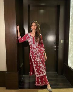 Palak Tiwari Instagram - :) :D :| Right? Styled by my FGM @stylingbyvictor @ruup_chikanwear @rubans.in @kurrbat