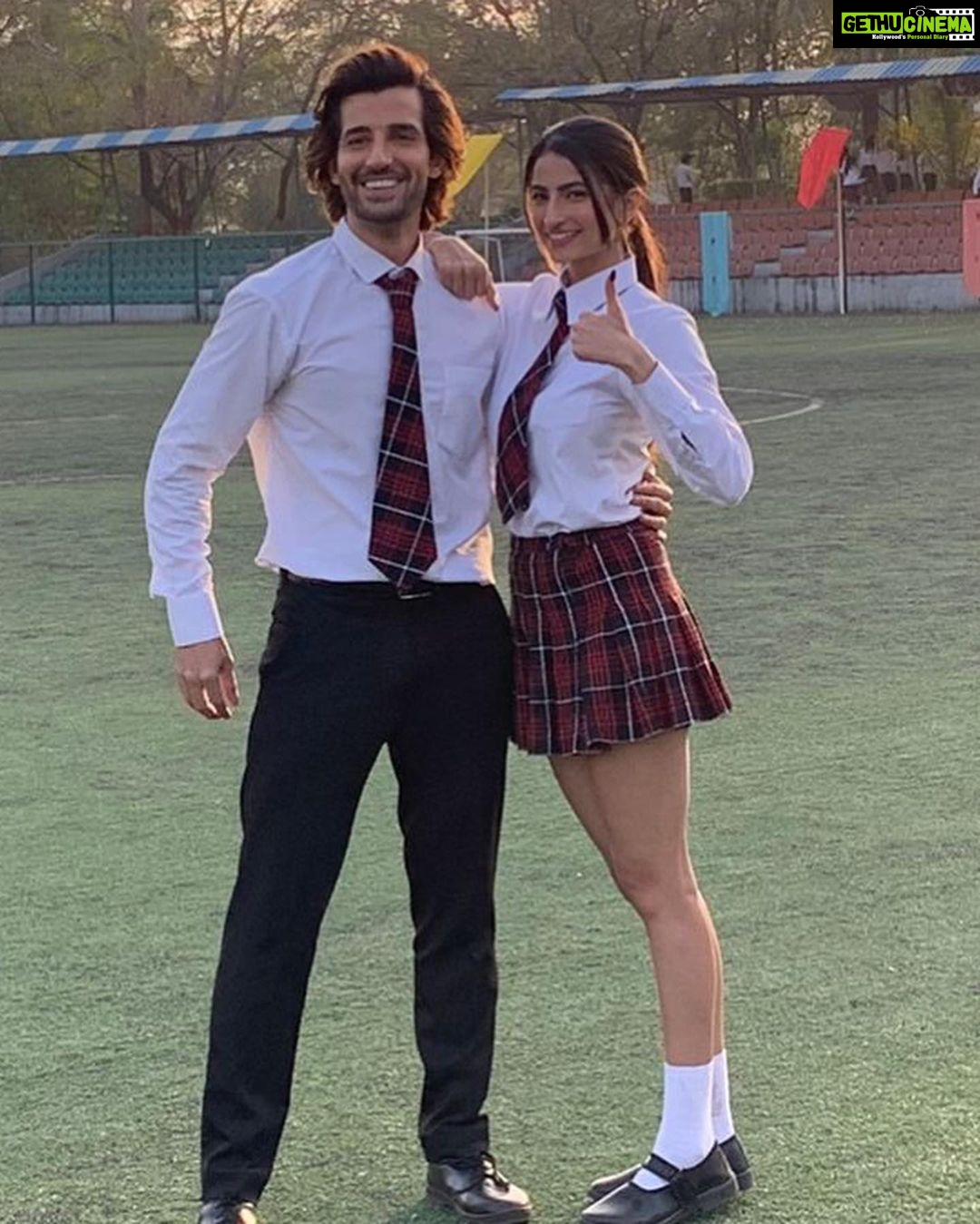 Palak Tiwari Instagram - Bringing you the #mangtahai world in just 2 days. Currently bursting with excitement 🫠🫠🫠❤️❤️❤️❤️❤️