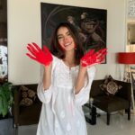 Palak Tiwari Instagram - A very happy holi to everyone 💙💜❤️💛💚 Holi is all about love and compassion, please show some to your local animals as well, please don’t put colour on them , instead in the spirit of the festival offer them some food, or cold water/milk Let’s spread positivity 💜 @lucknowicrafts