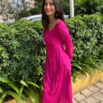Palak Tiwari Instagram - 🥳 @ruup_chikanwear @sohail__mughal___ @stylingbyvictor