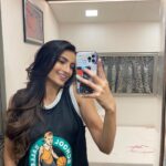 Palak Tiwari Instagram - Thankkk uuu for the coolest jersey everrr @varunsood12