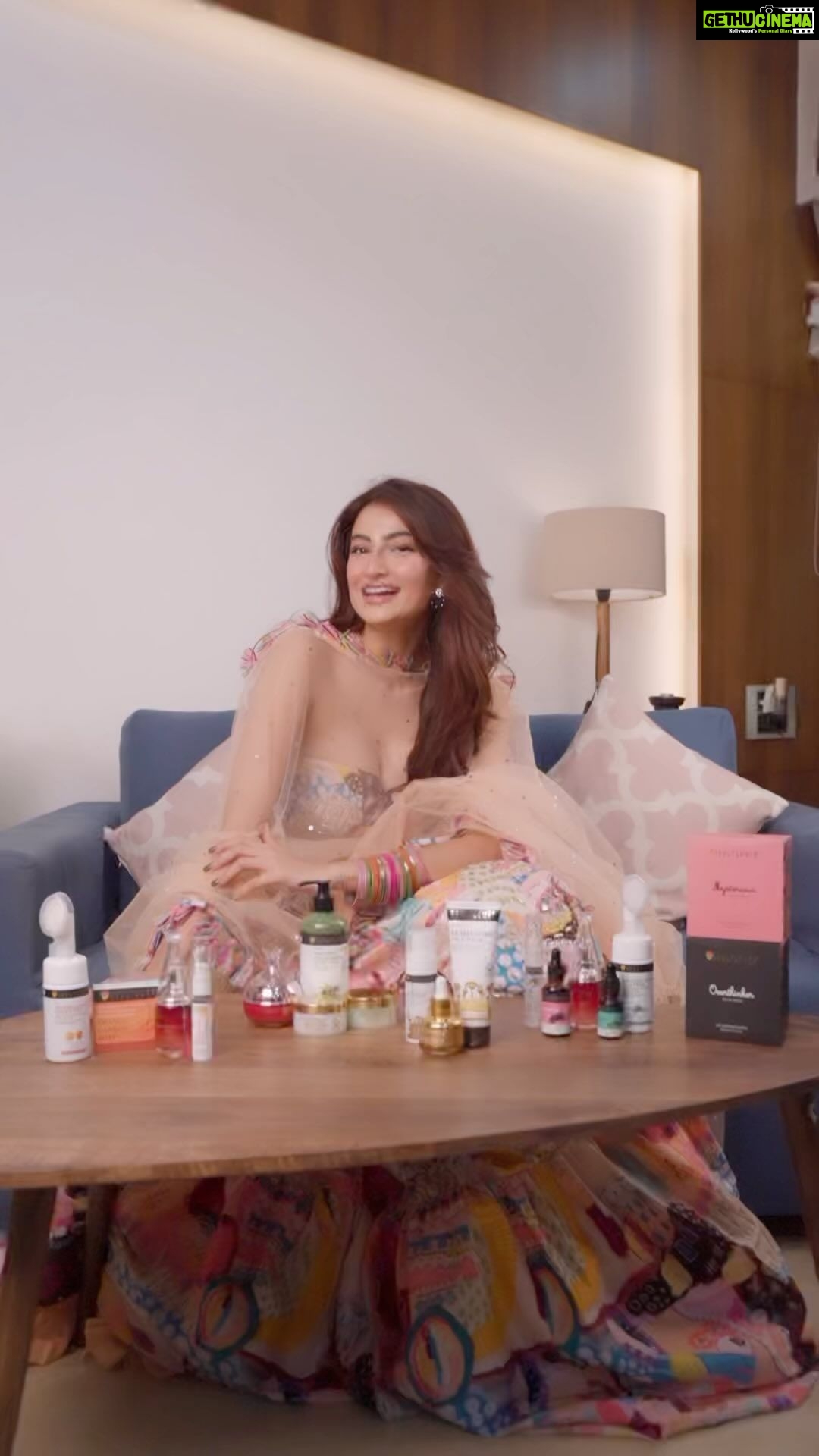 Palak Tiwari Instagram - ๐๐๐ญ ๐๐จ๐ฅ๐ฅ๐ฒ๐ฐ๐จ๐จ๐ ๐๐๐๐๐ฒ ๐๐ข๐ญ๐ก ๐๐จ๐ฎ๐ฅ๐๐ฅ๐จ๐ฐ๐๐ซโจ ๐๐จ๐ฎ๐ฅ๐๐ฅ๐จ๐ฐ๐๐ซ ๐๐ข๐ ๐ ๐๐ฌ๐ญ ๐๐๐ฅ๐ ๐๐ ๐๐ก๐ ๐๐๐๐ซโ ๐๐ซ๐จ๐๐ฎ๐๐ญ๐ฌ ๐ฌ๐ญ๐๐ซ๐ญ๐ข๐ง๐ ๐๐ฌ ๐ฅ๐จ๐ฐ ๐๐ฌ ๐๐ ๐๐ฅณ What Bollywood Character are you?? Let us know in the comment below๐ For Poo from K3G Type: Soulflower Acne Regime๐ฟ For Bijlee Bijlee Girl Type: Soulflower Kumkumadi Range๐ For Naina from YJHD Type: Soulflower Vitamin C Regime๐ For Geet from Jab We Met Type: Soulflower Round The Clock Moisturization Range!๐ซง For Shanaya from SOTY Type: Soulflower Perfume Range๐ธ - 1.3 Million satisfied customers ๐ - 22 years of research๐ฌ - Ingredients are grown on their own organic farm๐ฟ - 7 Days Money Back Guarantee๐ค For any queries: Whatsapp now +91 97698 98800 ๐ Follow @soulflowerindia #cleanbeauty #farmtoface #soulflower #palaktiwari #soulflowerindia #wedding #ad