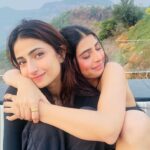 Palak Tiwari Instagram - 🧘‍♀️ ♥️ @amastays_trails @chalet1228