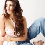 Palak Tiwari Instagram - Bring it on 🤙 @sjframes @rahul_sharma221 @makeupnhairbyankita @theiaso_official @bluebrew.in @radhikaagrawalstudio @londonrag_in @rochelledsa & @anishagandhi3