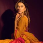 Palak Tiwari Instagram - 🍀 @gohil_jeet @stylingbyvictor @sohail__mughal___ @priyalprakashhouseofdesign @rubans.in @louboutinworld