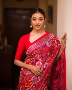 Paoli Dam Instagram - “Fashion changes, but style endures.” – Coco Chanel 
.
.
.
.
#red #redsaree #saree #traditional #styleforever  #redsaree #fashion #fashioninsta #sareelover #trendylook #90slook #styleblogger #actorslife #actorsofinstagram #oxidisedjewellery #red #traditional #ootd #lookoftheday #kiff #kiff28 #kiff2022 #closingceremony #redandbright #instagood #instagram #paolidam #paolidamofficial