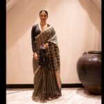Paoli Dam Instagram - True elegance is the manifestation of an independent mind, illuminated best in black.🖤✨ Shera Bangali 2022💫 . . Styled by @stylebysumit Saree @colorosoweaves Jewellery @earthaments Make up and hair - @abhijitpl2 @sanandalaha Photograph - @priyatoshsinharoy9 . . . #sherabangali #2022 #award #ethnicwear #elegence #blacklove #actorslife #photoshoot #instalook #ethniclook #potd #ootd #actorsofinstagram #instagood #paolidam #paolidamofficial