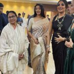 Paoli Dam Instagram - KIFF 2022 ! Immense gratitude towards the #Government_of_West_Bengal and Honorable Chief Minister @mamataofficial didi for yet another phenomenal illustration of Bengal's potency and competence. Life has a propensity for moving fast. You gotta document the good times. Reunited with friends and it feels spectacular! #kiff #kolkatainternationalfilmfestival #kiff2022 #kiff28 #filmfestival #international #evening #wellspent #friends #colleagues #actor #actorslife #paolidam #paolidamofficial Netaji Indoor Stadium Kolkata