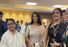 Paoli Dam Instagram - KIFF 2022 ! Immense gratitude towards the #Government_of_West_Bengal and Honorable Chief Minister @mamataofficial didi for yet another phenomenal illustration of Bengal's potency and competence. Life has a propensity for moving fast. You gotta document the good times. Reunited with friends and it feels spectacular! #kiff #kolkatainternationalfilmfestival #kiff2022 #kiff28 #filmfestival #international #evening #wellspent #friends #colleagues #actor #actorslife #paolidam #paolidamofficial Netaji Indoor Stadium Kolkata